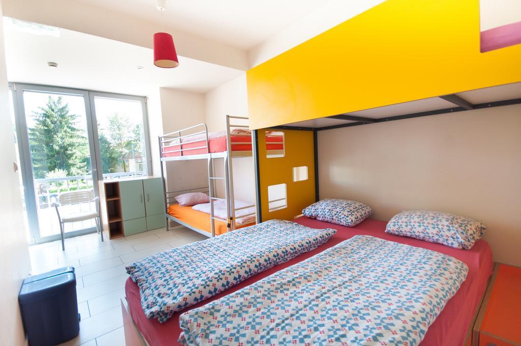 Simbol Rooms With Free Private Parking Λιουμπλιάνα Δωμάτιο φωτογραφία
