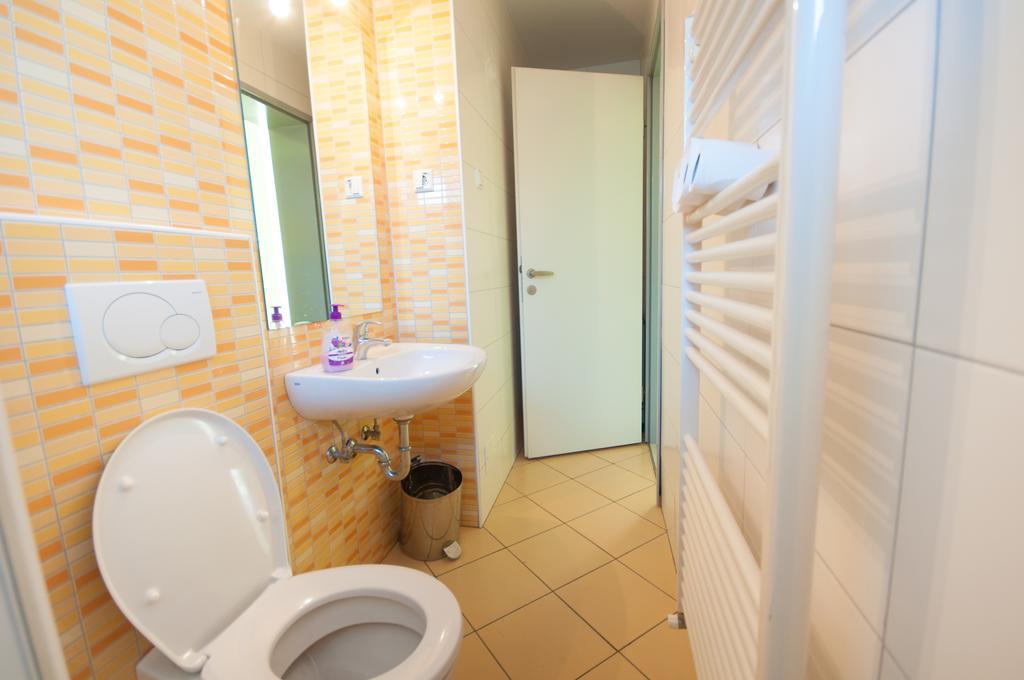 Simbol Rooms With Free Private Parking Λιουμπλιάνα Δωμάτιο φωτογραφία