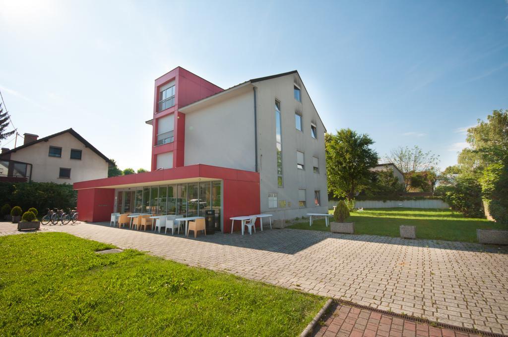 Simbol Rooms With Free Private Parking Λιουμπλιάνα Εξωτερικό φωτογραφία