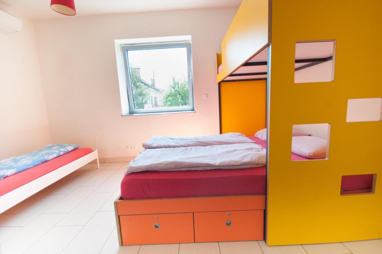 Simbol Rooms With Free Private Parking Λιουμπλιάνα Δωμάτιο φωτογραφία