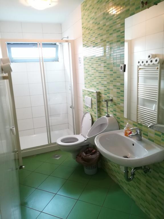Simbol Rooms With Free Private Parking Λιουμπλιάνα Εξωτερικό φωτογραφία